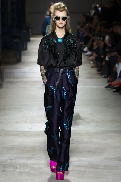 Look 40